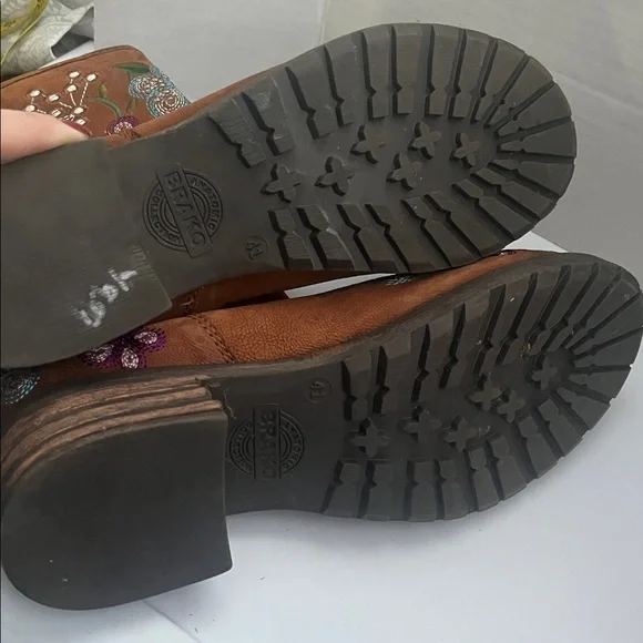 Brako flower embroidered brown zip up moto style boots size 41 women’s 10 - Picture 5 of 9